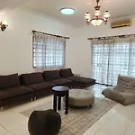 5 Min To Ipoh Town Pasir Puteh 5Br 22Pax