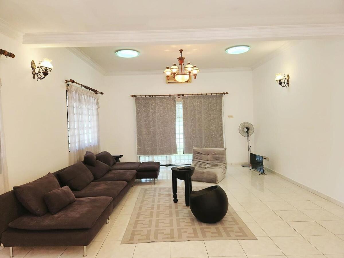 5 Min To Town Pasir Puteh 5br 22pax * Ipoh