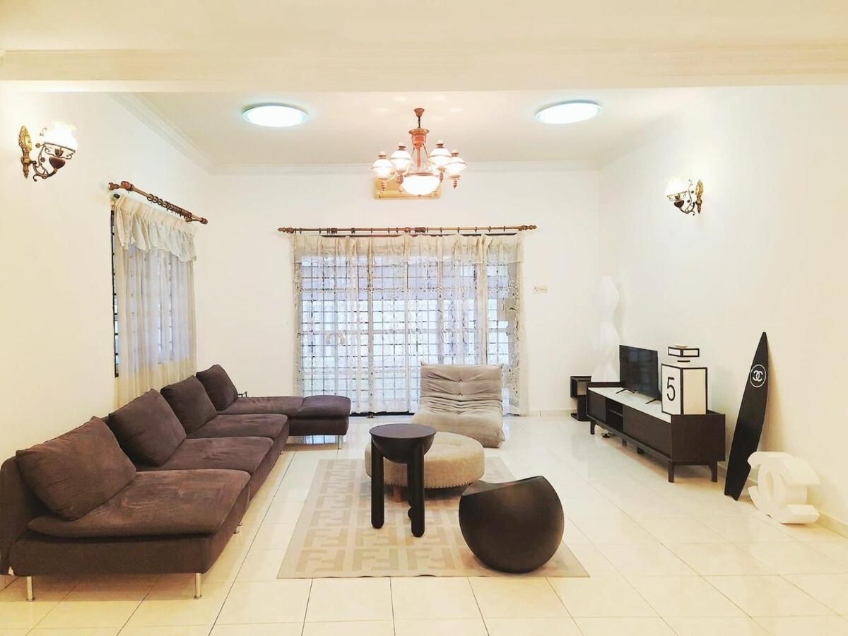 5 Min To Town Pasir Puteh 5br 22pax Rumah percutian Ipoh