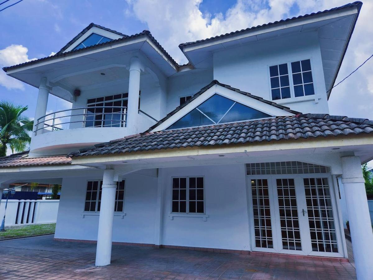 5 Min To Town Pasir Puteh 5br 22pax Ipoh