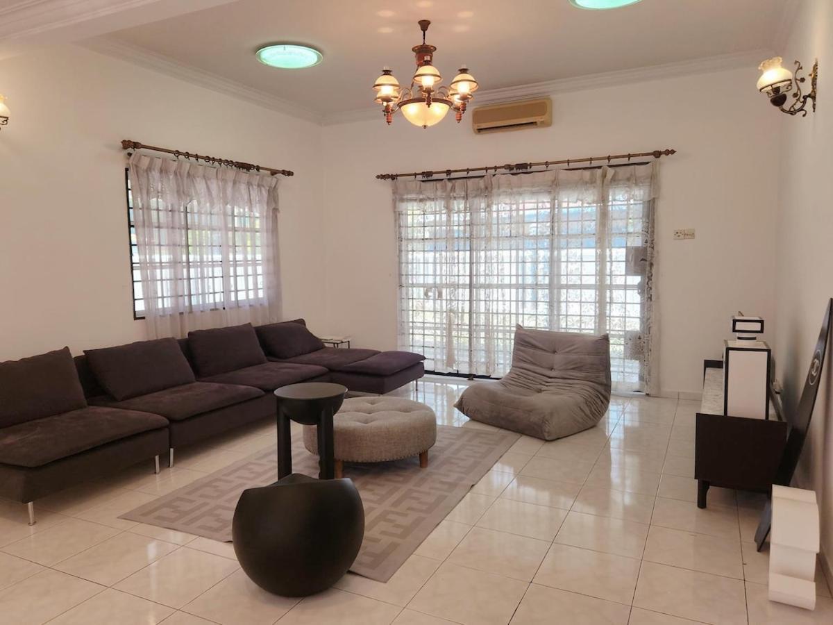5 Min To Town Pasir Puteh 5br 22pax Rumah percutian Ipoh