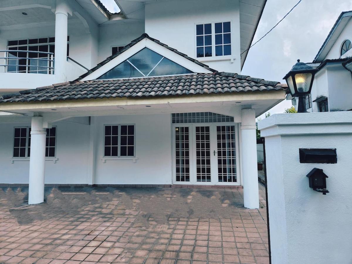 5 Min To Town Pasir Puteh 5br 22pax Ipoh