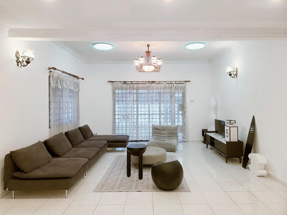 Rumah percutian 5 Min To Town Pasir Puteh 5br 22pax