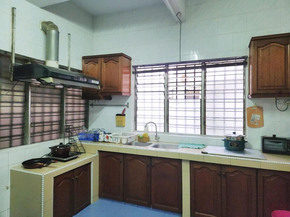 Rumah percutian 5 Min To Town Pasir Puteh 5br 22pax