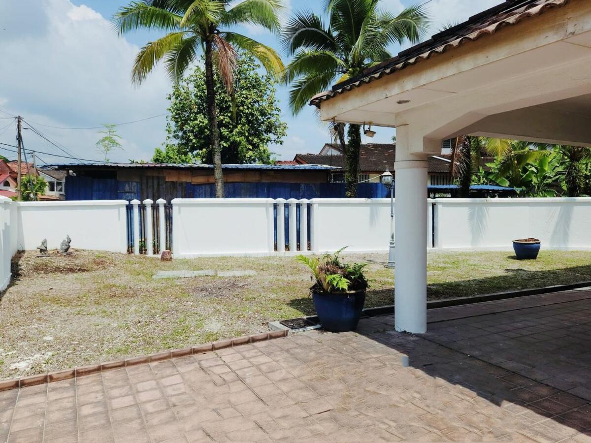 Rumah percutian 5 Min To Town Pasir Puteh 5br 22pax