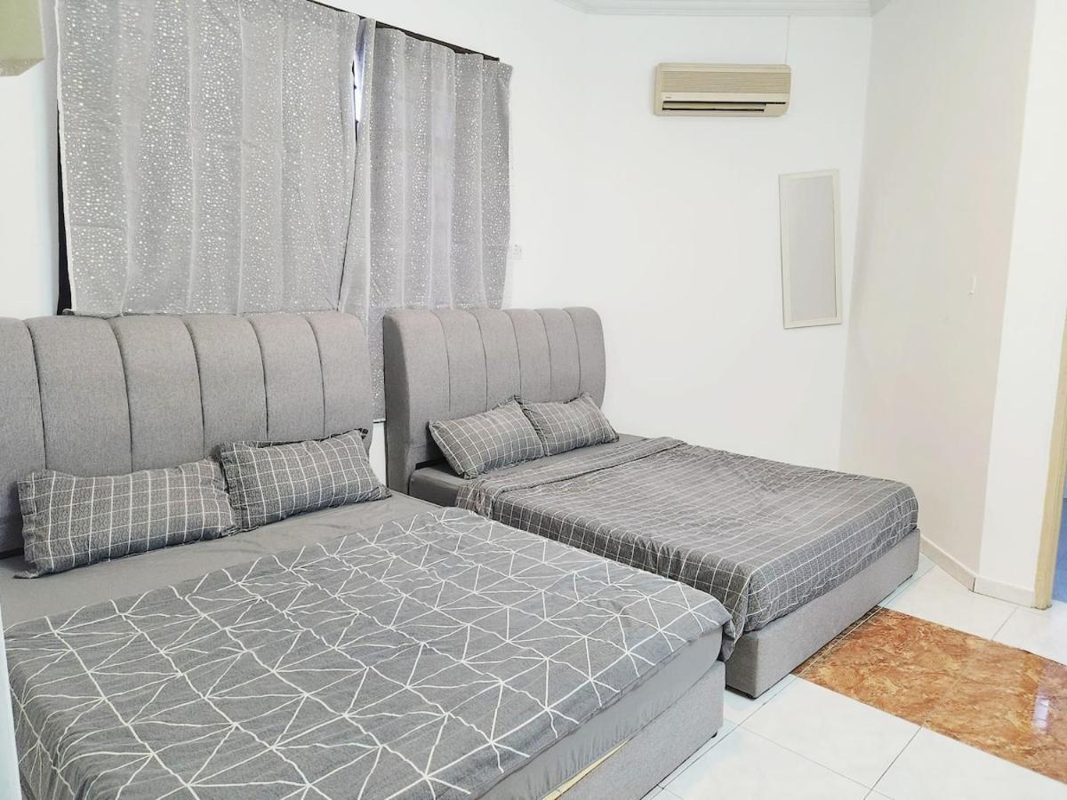 5 Min To Town Pasir Puteh 5br 22pax Rumah percutian