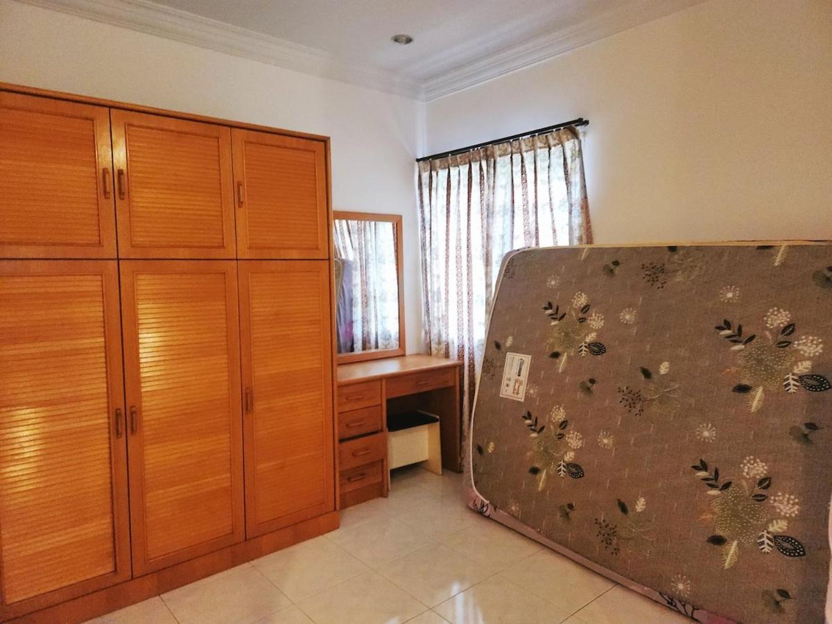 Rumah percutian 5 Min To Town Pasir Puteh 5br 22pax