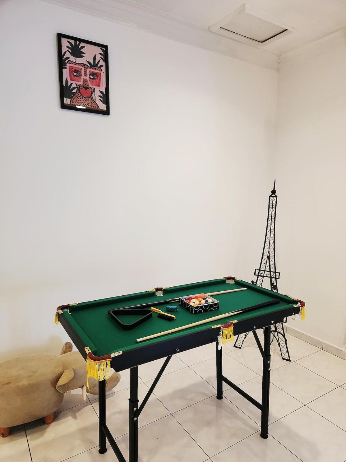 Rumah percutian 5 Min To Town Pasir Puteh 5br 22pax *