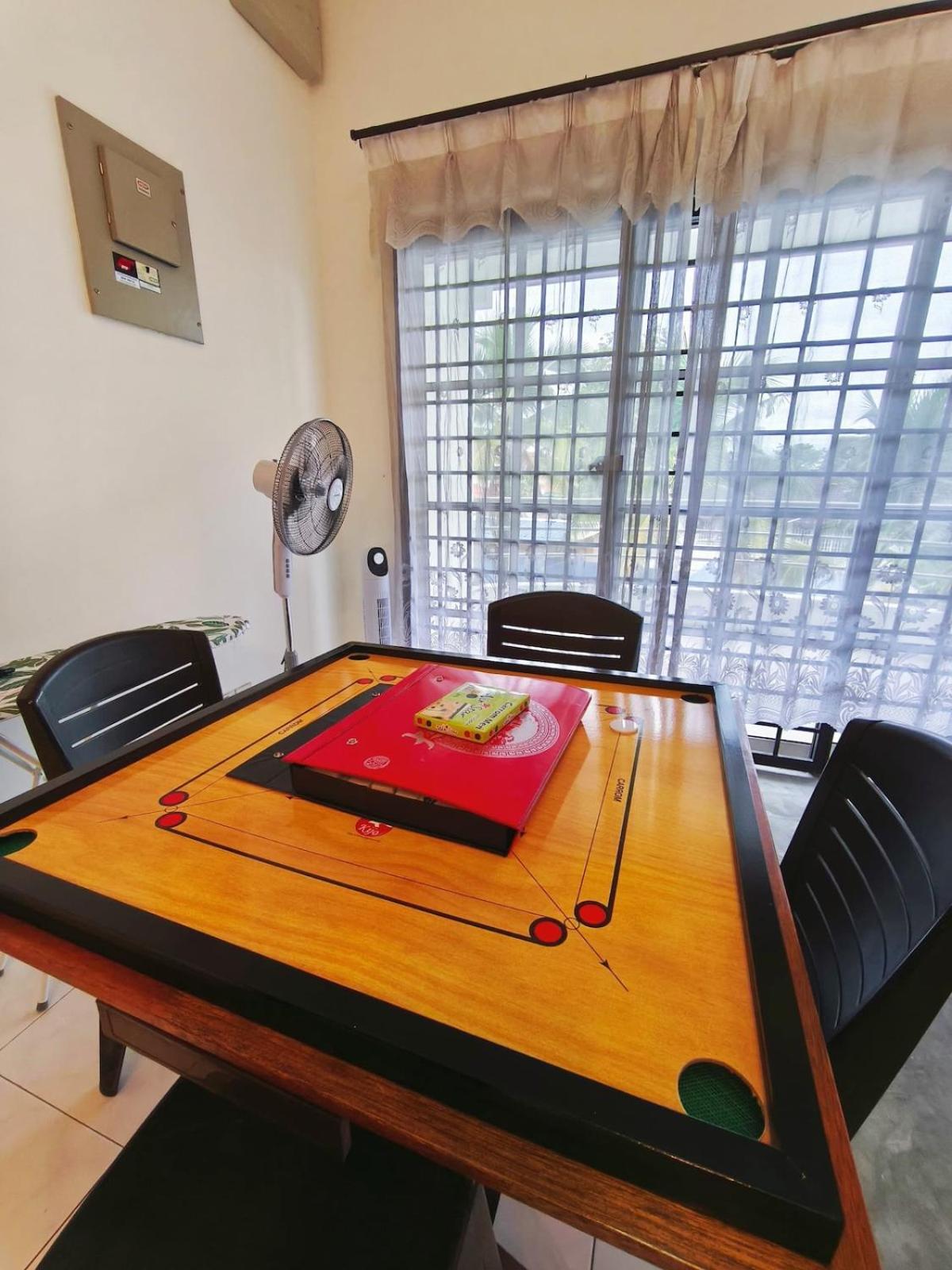 5 Min To Town Pasir Puteh 5br 22pax Rumah percutian