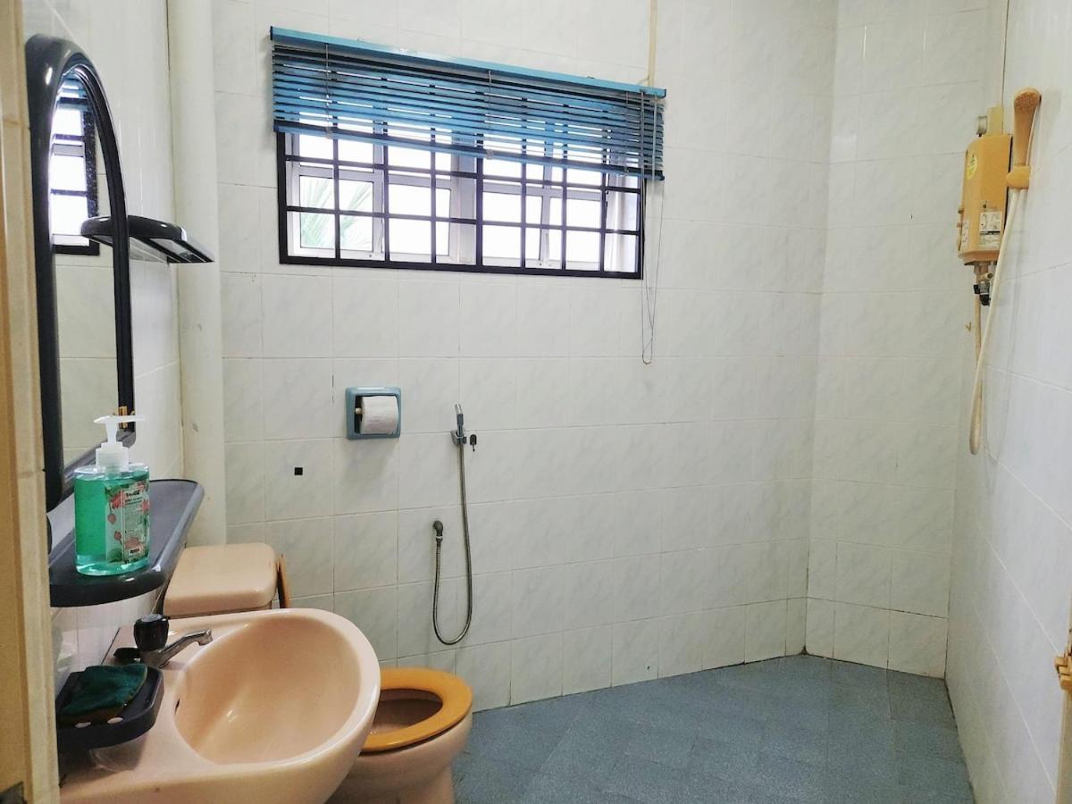 5 Min To Town Pasir Puteh 5br 22pax Ipoh