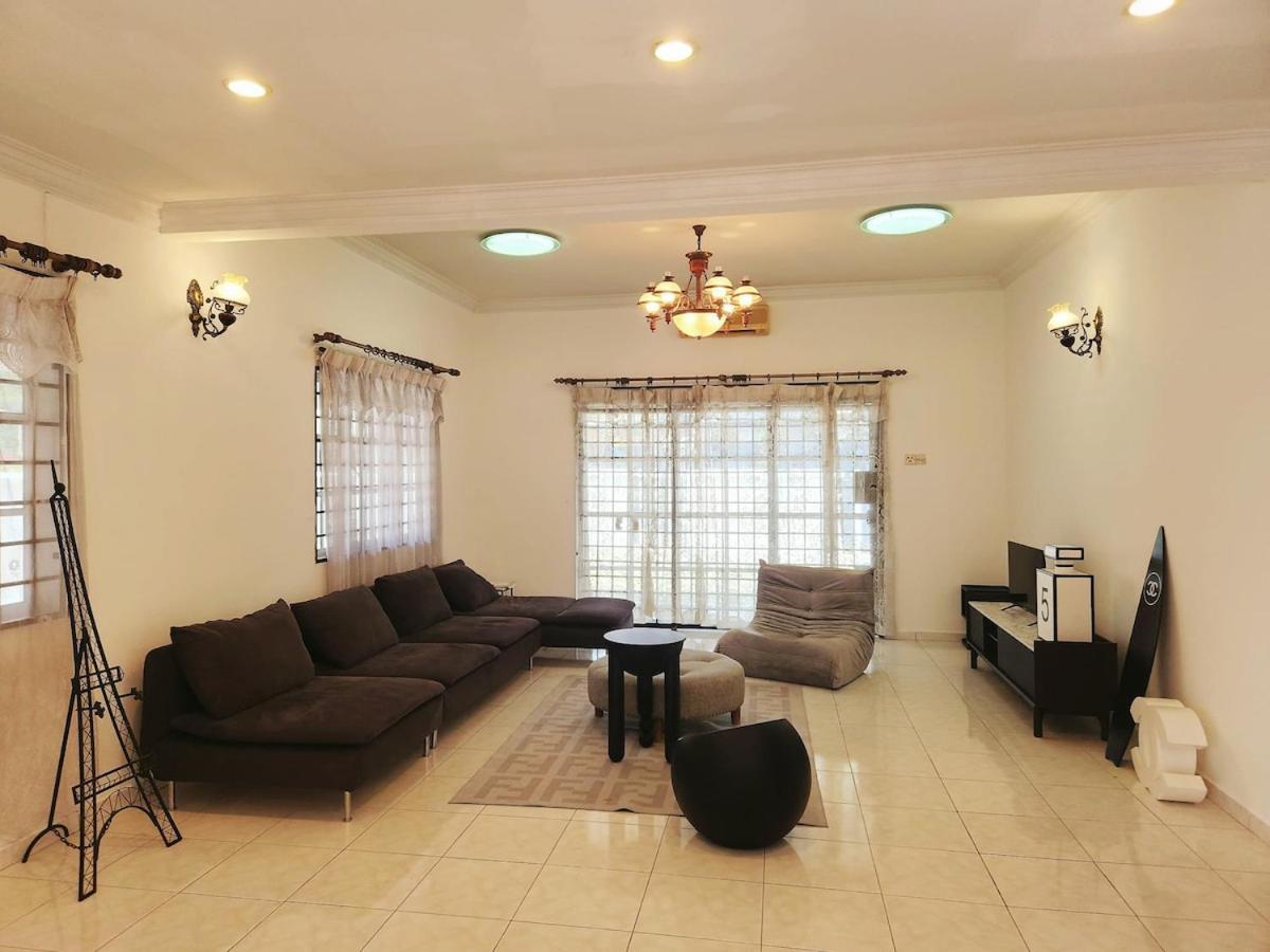 5 Min To Town Pasir Puteh 5br 22pax Ipoh