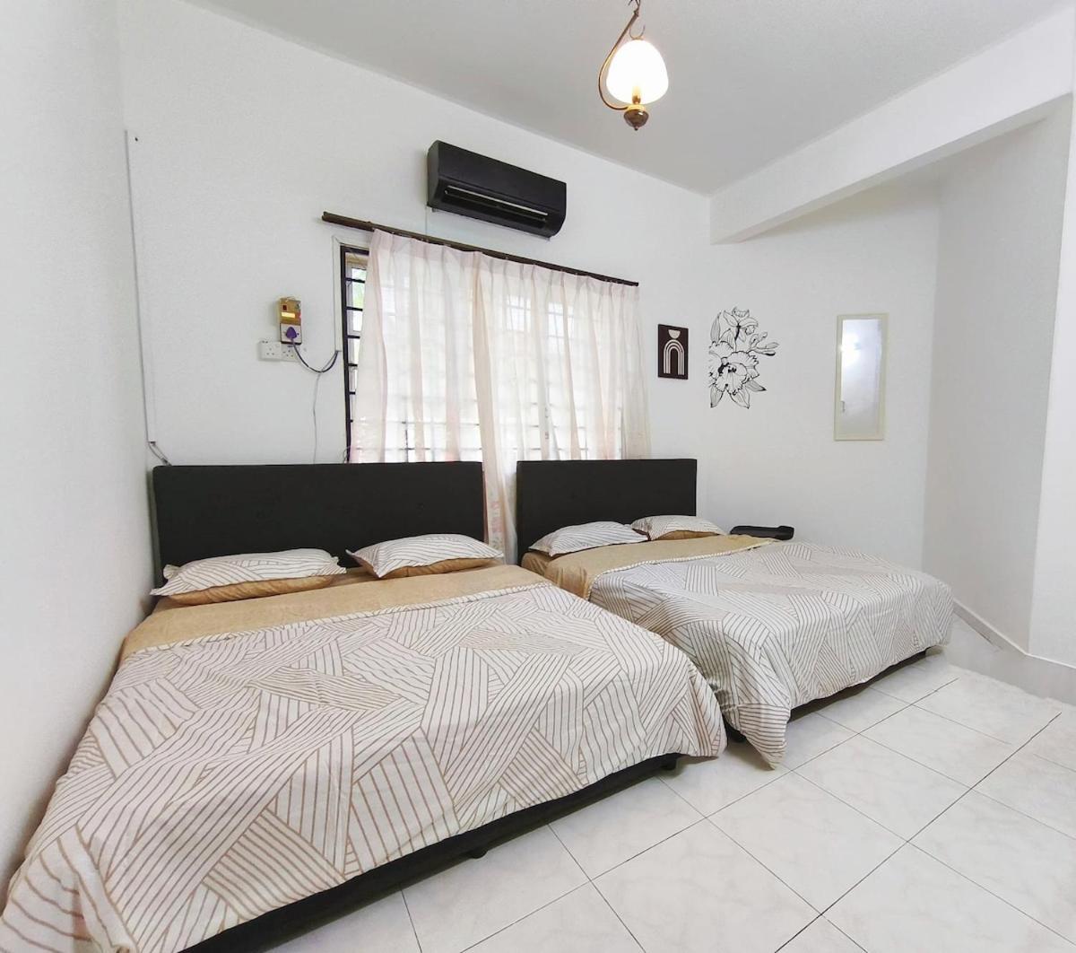 Rumah percutian 5 Min To Town Pasir Puteh 5br 22pax *
