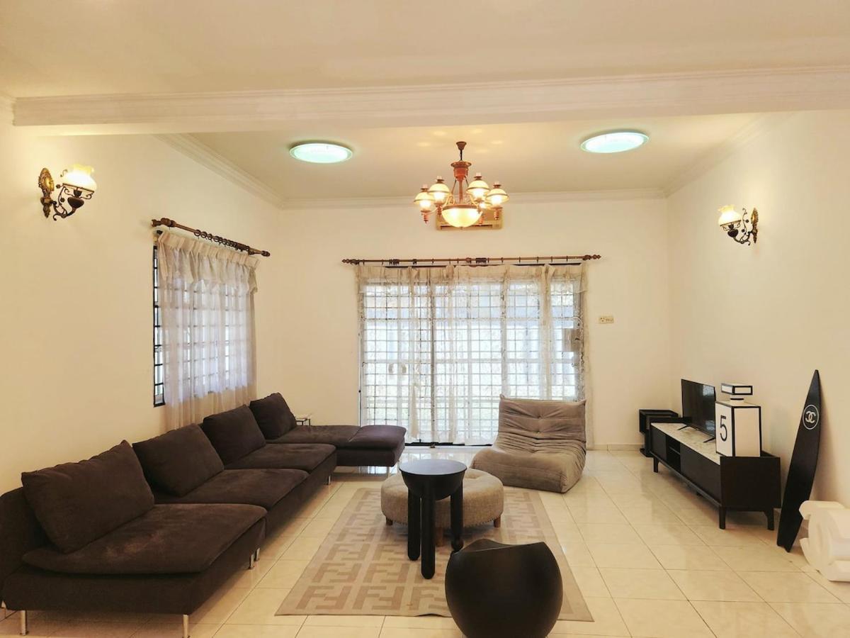 Rumah percutian 5 Min To Town Pasir Puteh 5br 22pax Ipoh